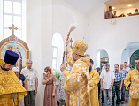 Преосвященнейший епископ Симон совершил чин великого освящения храма святого благоверного князя Александра Невского города Шахты