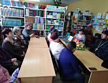 В библиотеке имени Н. Погодина прошла очередная встреча настоятеля храма святой блаженной Матроны Московской города Донецка протоиерея Александра Барановского с подопечными из социальной защиты города