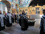 Епископ Симон совершил вечерню с чином выноса плащаницы