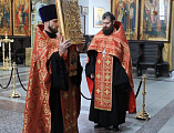 В день празднования Светлой Пасхи Преосвященнейший епископ Симон совершил пасхальную великую вечерню в Покровском кафедральном соборе г. Шахты