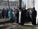 Паломники из числа прихожан храма Архистратига Михаила пос. Каменоломни молитвенно почтили память архимандрита Модеста (Потапова)
