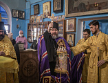 В престольный день Преосвященнейший епископ Симон совершил Божественную литургию в храме святителя Николая города Шахты