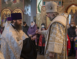 Преосвященнейший епископ Симон совершил Великую рождественскую вечерню