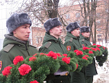 В пос. Каменоломни в честь 77-й годовщины освобождения Октябрьского района от немецко-фашистских захватчиков состоялся митинг. На торжественном мероприятии присутствовал протоиерей Сергий Яценко