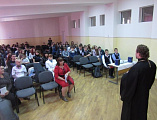 Благочинный Александровск-Грушевского округа с рабочим визитом посетил среднюю школу № 9 города Шахты