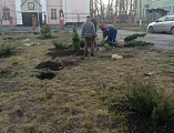 На приходе храма святого Равноапостольного князя Владимира облагораживается прихрамовая территория