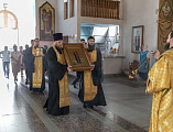 После 270 км пути водного крестного хода святыни прибыли в Покровский кафедральный собор города Шахты, где будут открыты для поклонения верующих до 27 июля