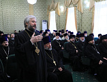 В районном ДК пос. Каменоломни состоялась встреча профессора Александра Леонидовича Дворкина с духовенством Шахтинской епархии. На встрече присутствовал епископ Шахтинский и Миллеровский Симон