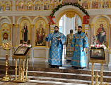 В престольный праздник Преосвященнейший епископ Симон возглавил Божественную литургию в храме Державной иконы Божией Матери города Донецка
