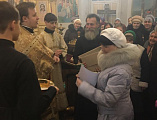 Иерей Игорь Лосев наградил участников олимпиады по Основам православной культуры