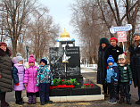 Молодежный отдел и духовный родительский клуб «Свет добра» при детском саде «Соловушка» приняли участие в мероприятиях в честь освобождения г. Донецка