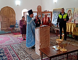 В храме Архистратига Михаила Багаевского благочиния иерей Анатолий Минаев совершил молебен для сотрудников ГИБДД 