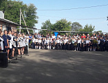 Настоятель храма в честь Рождества Христова станицы Митякинской иерей Антоний Можаев принял участие в торжественной линейке, посвященной Дню знаний, которая состоялась в митякинской средней школе