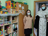 В праздник Крещения Господня иерей Алексий Скосарев посетил воспитанников центра детской реабилитации «Добродея» города Шахты