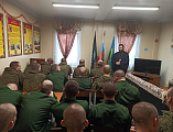 Настоятель храма Георгия Победоносца поселка Новозарянский иерей Сергий Липень посетил личный состав 163 танкового полка