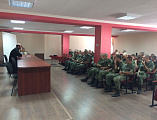Настоятель храма святого благоверного князя Александра Невского г. Шахты иерей Георгий Болоцков провел огласительные беседы с военнослужащими в/ч 3722 ВВ МВД России г. Шахты