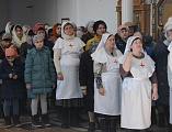 В престольный день Преосвященнейший епископ Симон совершил Божественную литургию в храме Державной иконы Божией Матери города Донецка