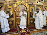 В Димитриевскую родительскую субботу Преосвященнейший епископ Симон совершил Литургию в храме Архистратига Михаила города Новошахтинска