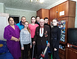 С Днём Защитника Отечества поздравили ветеранов Великой Отечественной Войны юные прихожане Свято-Пантелеимоновского прихода г. Гуково