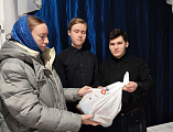 «Благо Дарю»: в п. Каменоломни прошла благотворительная выдача продуктовых наборов