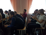 Настоятель Донецкого Успенского Архиерейского подворья протоиерей Глеб Гладышев встретился с учениками 9, 10 и 11-ых классов школы № 4 г. Донецка