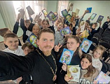 Настоятель Донецкого Успенского подворья поздравил юных читателей с Днём православной книги