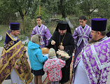 Преосвященнейший епископ Симон с архипастырским визитом посетил Сулинское благочиние и возглавил Литургию в храме Архиерейского подворья в честь великомученицы Екатерины г. Красный Сулин