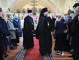 Преосвященнейший епископ Симон совершил Божественную литургию и панихиду в храме великомученика Пантелеимона пос. Глубокий