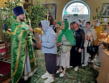 В Свято-Андреевском храме города Миллерово в праздник Святой Троицы наградили волонтеров православной группы «Мы вместе»   