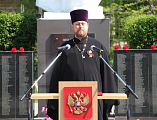 Протоиерей Роман Амплеев принял участие в праздничном шествии и митинге, посвященном Победе в Великой Отечественной войне