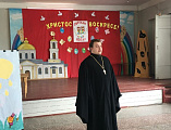 Воспитанники воскресной группы храма Успения Пресвятой Богородицы станицы Калитвенской подготовили пасхальное представление для прихожан и жителей станицы
