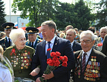 В День Победы у Вечного огня города Шахты «поклонились великим тем годам»