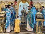 В престольный праздник Преосвященнейший епископ Симон возглавил Божественную литургию в храме Державной иконы Божией Матери города Донецка