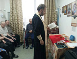 Священник посетил дом престарелых в посёлке Садовый