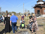 В день древонасаждения в хут. Красный Багаевского района при инициативе иерея Андрея Павленкова был заложен Покровский парк