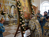 В престольный праздник Преосвященнейший епископ Симон возглавил Божественную литургию в храме Державной иконы Божией Матери города Донецка