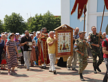 Традиционный крестный ход в память о святой семье Царственных страстотерпцев состоялся от храма святителя Николая поселка Аютинский к Покровскому кафедральному собору г. Шахты