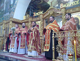 В день памяти великомученика Георгия Победоносца Божественную литургию в Покровском кафедральном соборе г. Шахты совершил почетный настоятель собора