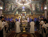 В навечерие Рождества Христова в Покровском кафедральном соборе г. Шахты состоялось предпраздничное богослужение