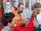 В субботу Светлой седмицы в храме Архистратига Михаила пос. Каменоломни состоялось соборное богослужение духовенства Нижнедонского округа