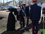 Епископ Симон принял участие в весеннем Дне древонасаждения в городе Миллерово