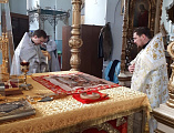В Свято-Успенском храме архиерейского подворья г. Донецка было совершено заупокойное Богослужение