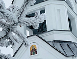 Преосвященнейший епископ Симон в престольный день совершил Божественную литургию на архиерейском подворье в честь образа Божией Матери «Взыскание погибших» в поселке Сидорово-Кадамовский