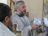 Преосвященнейший епископ Симон совершил воскресную Божественную литургию в храме святителя Николая Чудотворца поселка Чертково