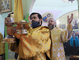 В престольный праздник Преосвященнейший епископ Симон совершил Божественную литургию в храме святого праведного Иоанна Кронштадтского г. Шахты