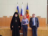 В Миллерово православным волонтерам вручили епархиальные награды 