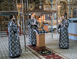 Во вторник первой седмицы Великого поста Преосвященнейший епископ Симон совершил великое повечерие с чтением покаянного канона преподобного Андрея Критского в храме Донецкого Успенского архиерейского подворья