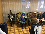 Воспитанники воскресной учебно-воспитательной группы Свято-Екатерининского прихода г. Красный Сулин навестили одиноких стариков