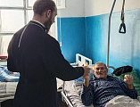 Священник посетил хоспис в хуторе Красный с пасхальным визитом
