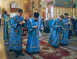 В праздник Сретения Господня Преосвященнейший епископ Симон совершил Божественную литургию в Покровском кафедральном соборе г. Шахты